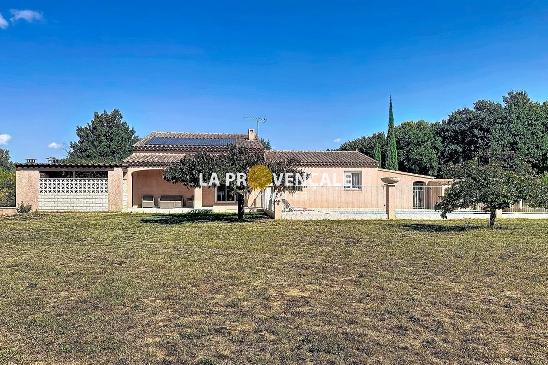 Villa in Trets, Provence-Alpes-Côte d'Azur, France 5 - 18991434