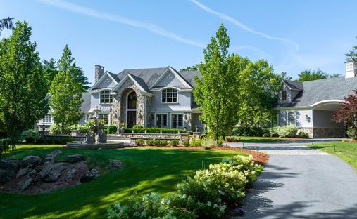 House in Weston, Massachusetts, United States 1