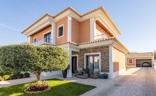 Villa in Azeitao (Sao Lourenco e Sao Simao), Setubal, Portugal 1