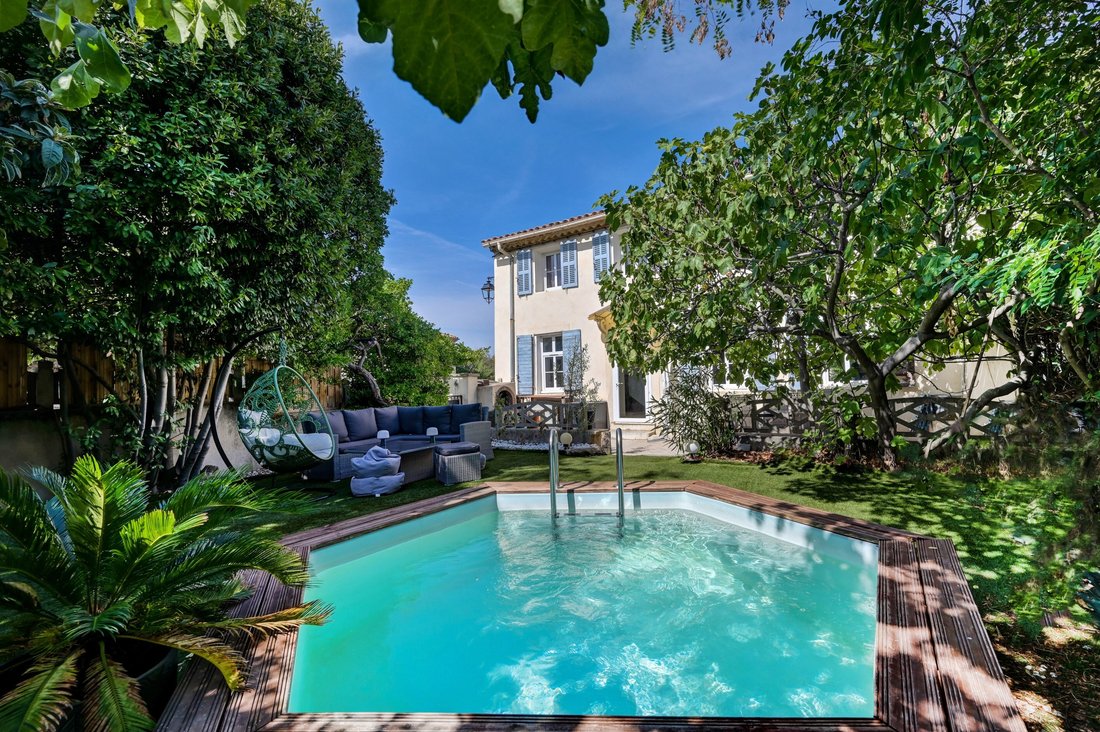 Townhouse in Bouc-Bel-Air, Provence-Alpes-Côte d'Azur, France 1 - 18991769
