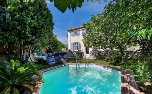 Townhouse in Bouc-Bel-Air, Provence-Alpes-Côte d'Azur, France 1