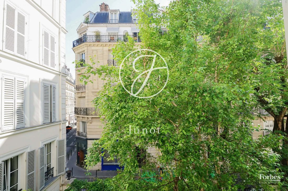 Apartment in Batignolles-Cardinet, Paris 17e Arrondissement, Paris 2 - 18991465