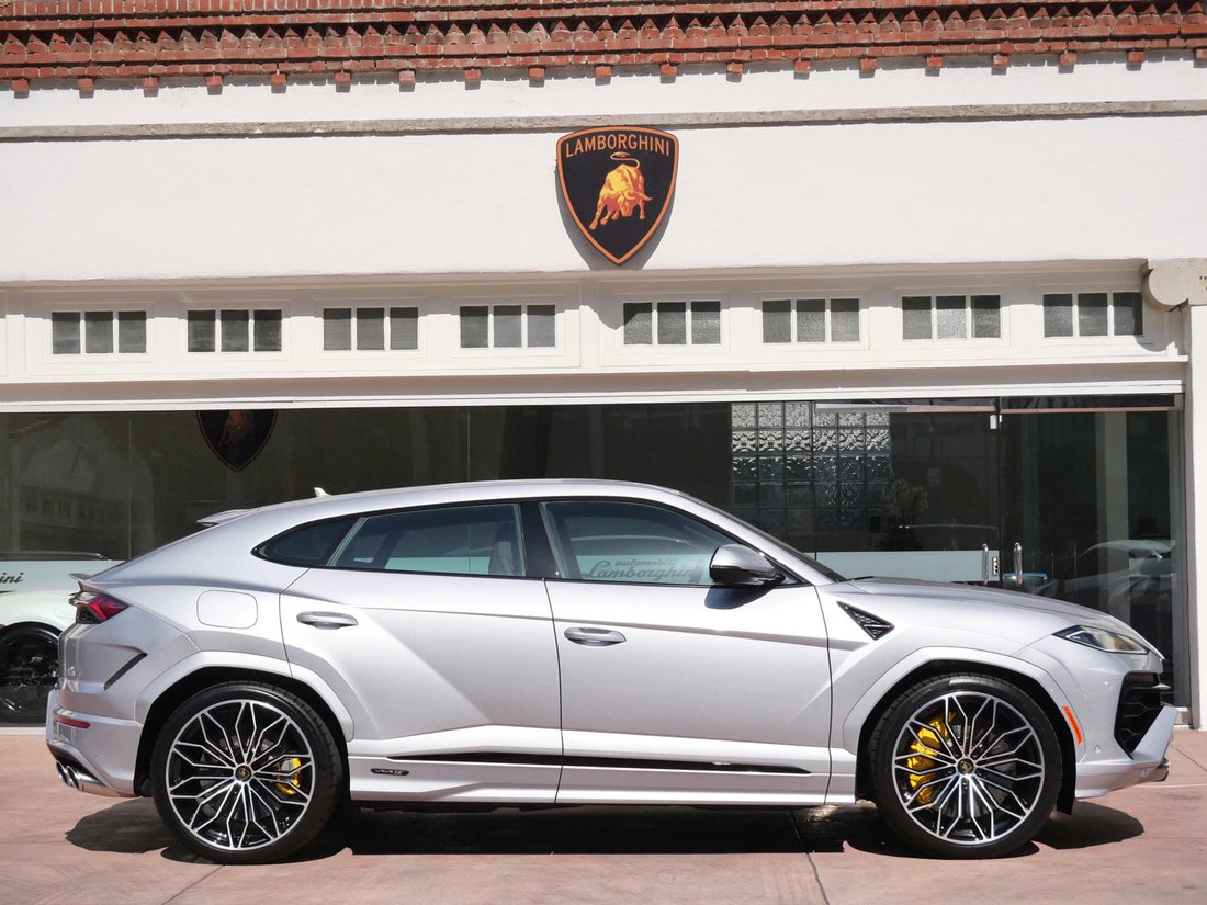 Suv in Beverly Hills, CA, United States 2 - 18991578
