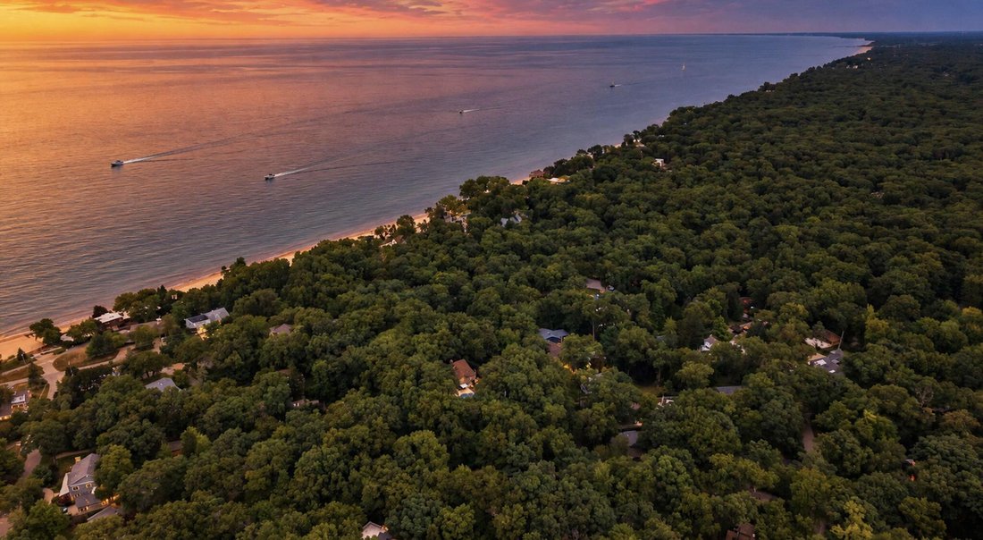 House in Beverly Shores, Indiana, United States 4 - 18991659