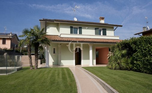 Villa in Rodengo-Saiano, Lombardy, Italy 1