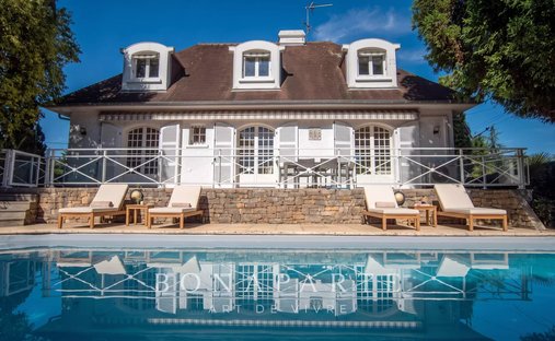 House in Tonkin-Pesque-Saint Julien, Lons, France 1