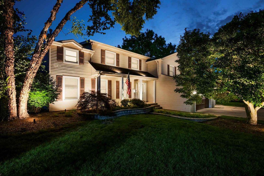 House in Palatine, Illinois, United States 3 - 18991802