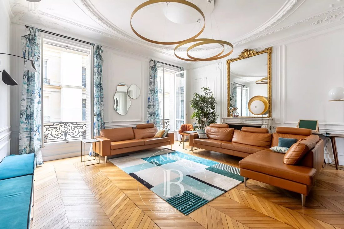 Apartment in Hoche-Friedland, Paris 8e Arrondissement, Paris 2 - 18991513