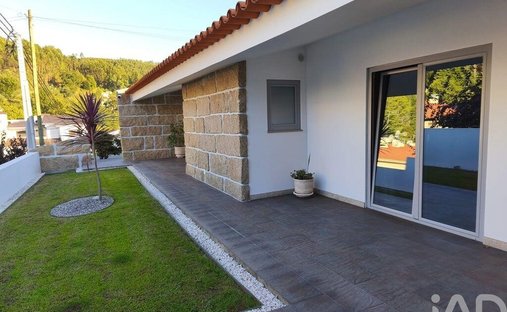 Townhouse in Silvares, Pias, Nogueira e Alvarenga, Porto District, Portugal 1
