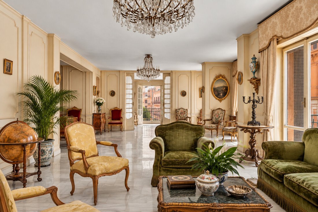 Apartment in Nueva Pizzofalcone, Naples, Campania 2 - 18991375