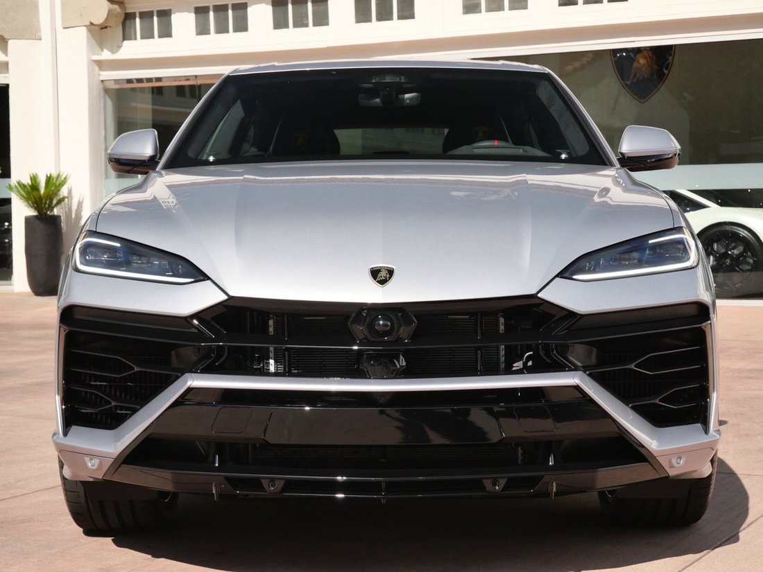 Suv in Beverly Hills, CA, United States 5 - 18991578