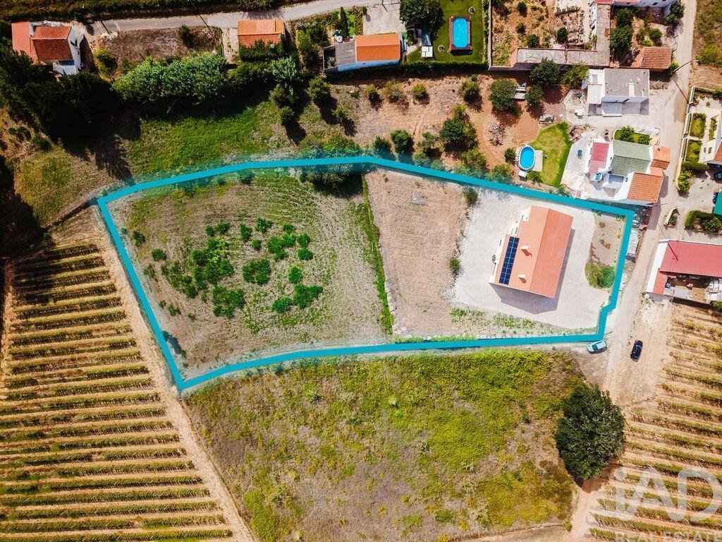 Townhouse in Bombarral e Vale Covo, Leiria District, Portugal 2 - 18991698