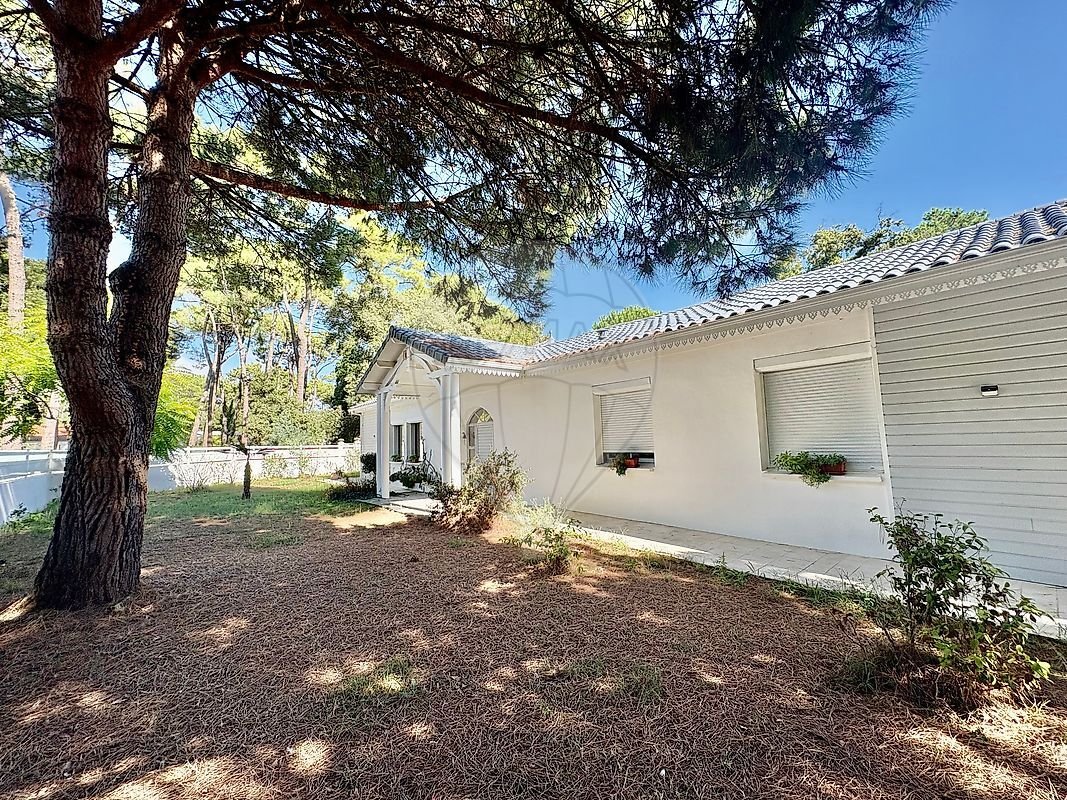 House in Saint-Palais-sur-Mer, Nouvelle-Aquitaine, France 2 - 18991533