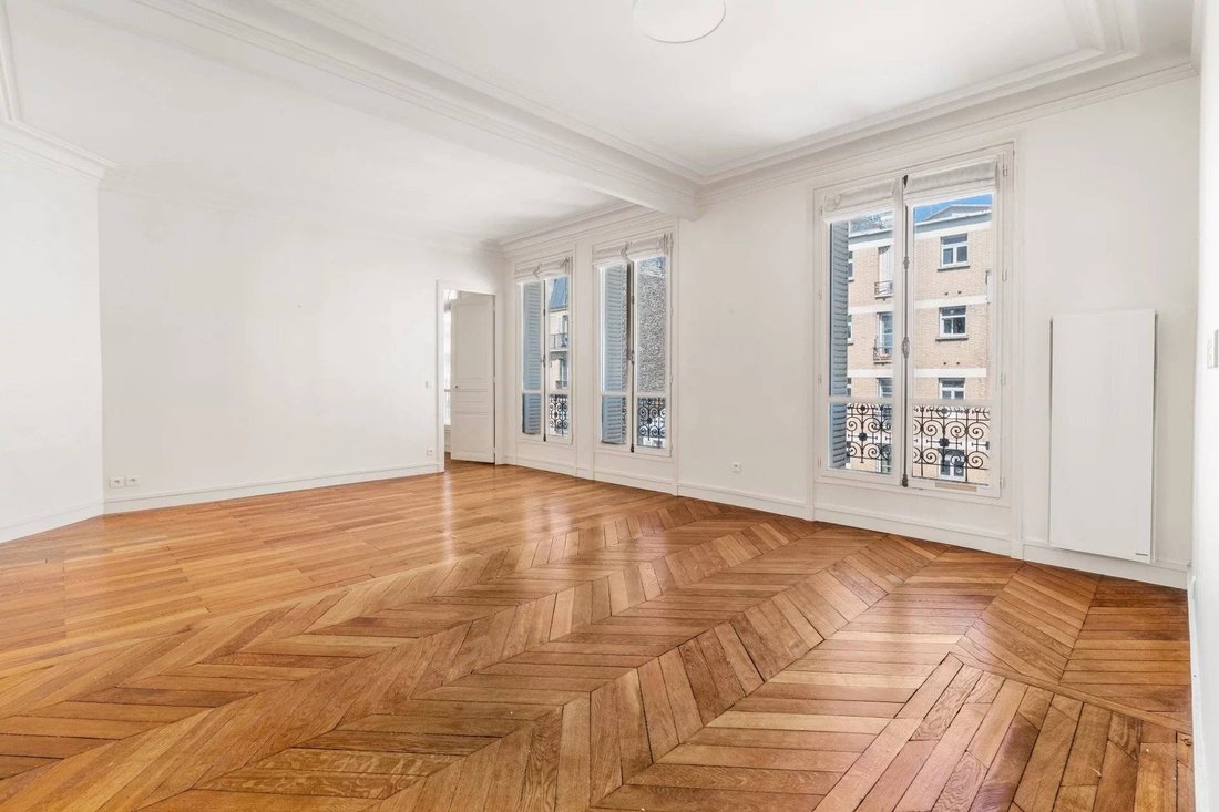 Apartment in Saint Lambert, Paris 15e Arrondissement, Paris 2 - 18008721