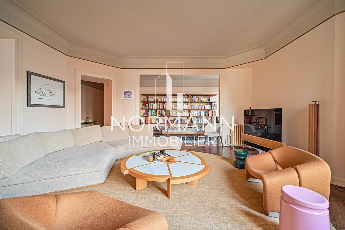 Apartment in Invalides, Paris 7e Arrondissement, Paris 3 - 17549647