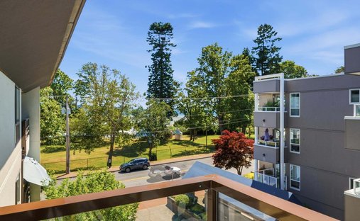 Condo in White Rock, British Columbia, Canada 1