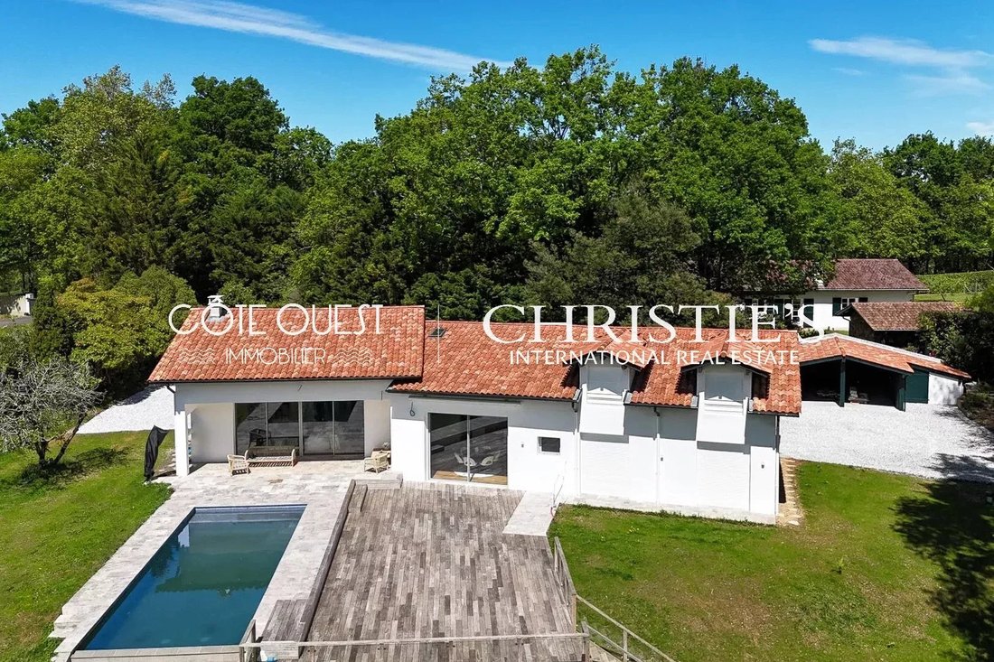 Villa in Ascain, Nouvelle-Aquitaine, France 2 - 17691221