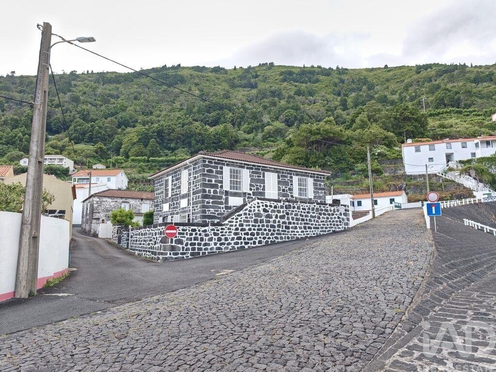 Townhouse in Lajes do Pico, Azores, Portugal 1 - 18991691