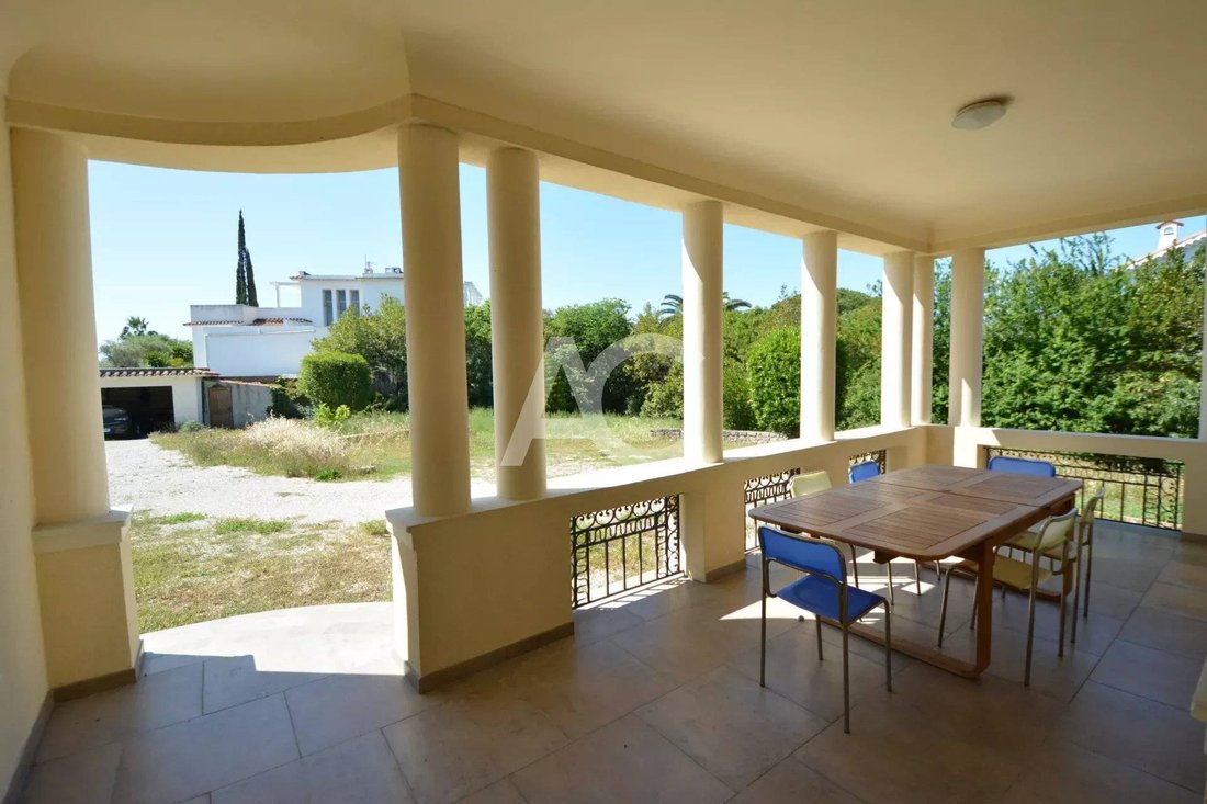 Villa in Vieille Ville, Antibes, France 3 - 15675440