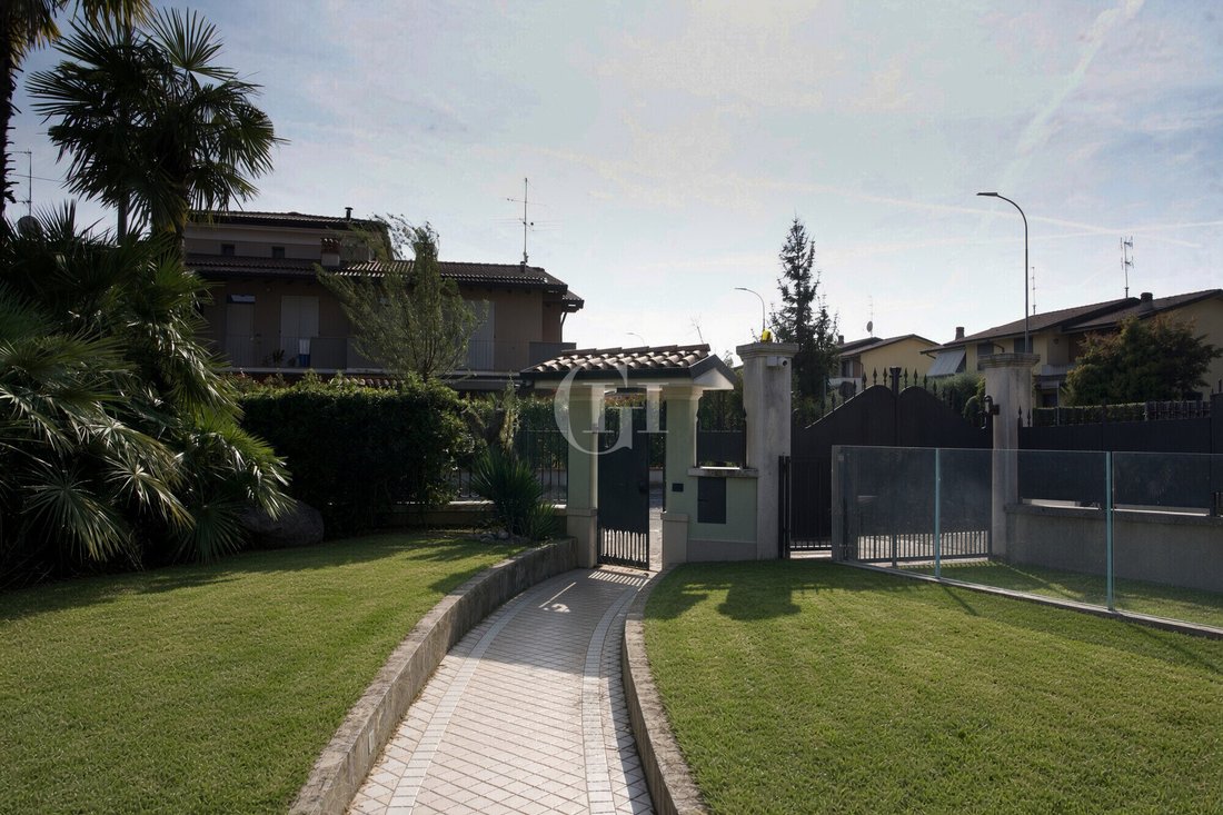 Villa in Rodengo-Saiano, Lombardy, Italy 2 - 18730383
