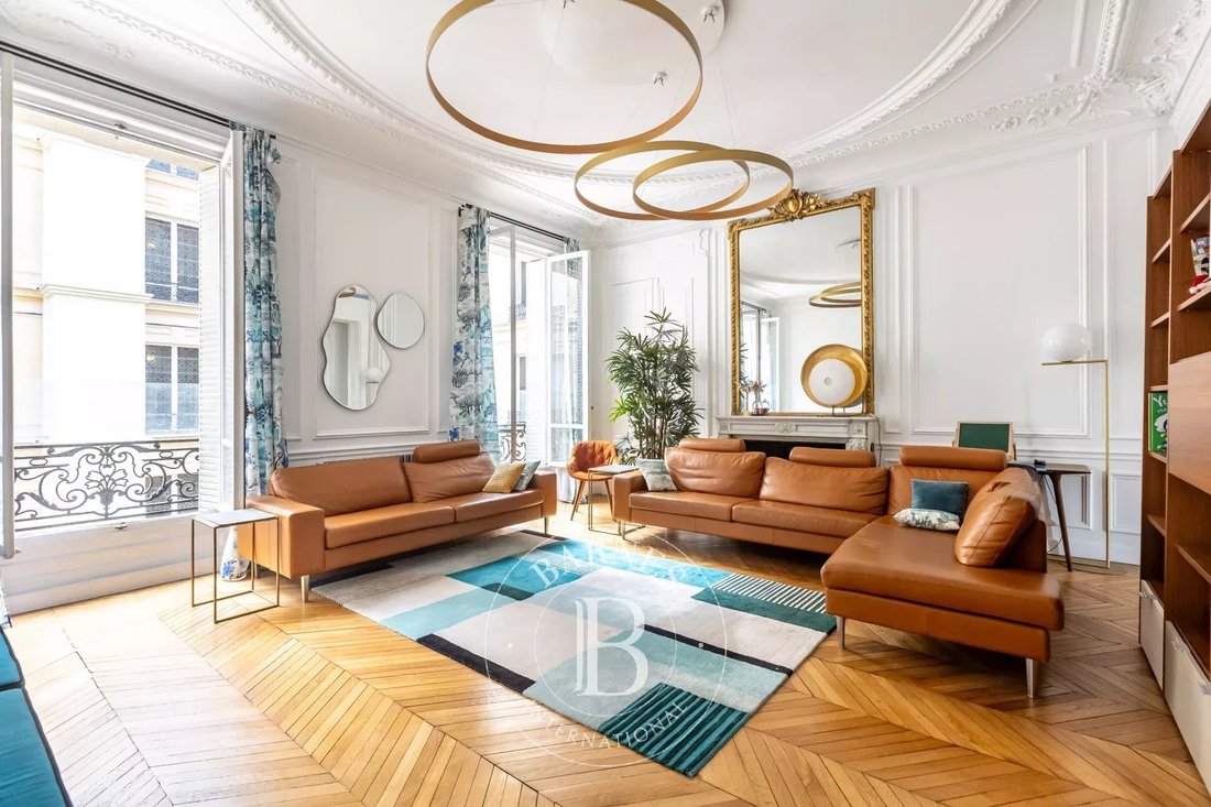 Apartment in Hoche-Friedland, Paris 8e Arrondissement, Paris 1 - 18991513