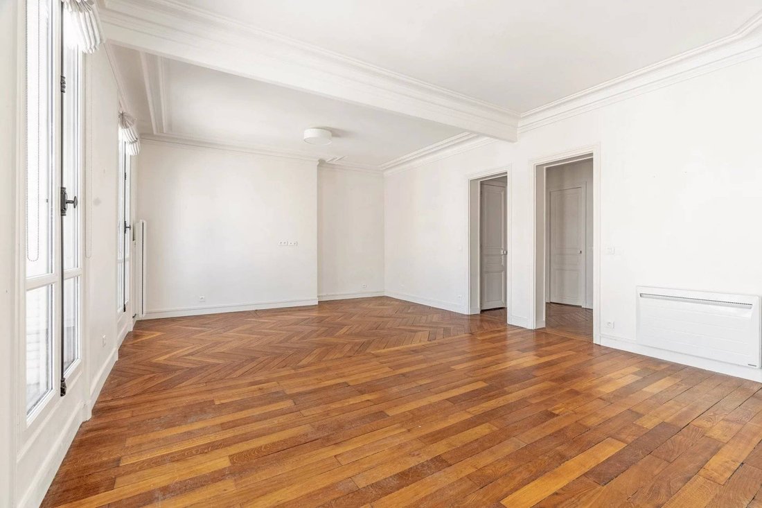 Apartment in Saint Lambert, Paris 15e Arrondissement, Paris 4 - 18008721