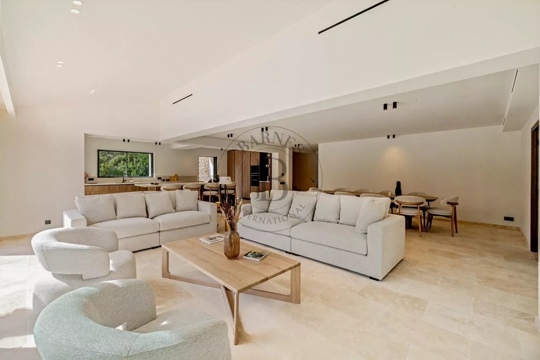 Villa in Mougins, Provence-Alpes-Côte d'Azur, France 2 - 18991577