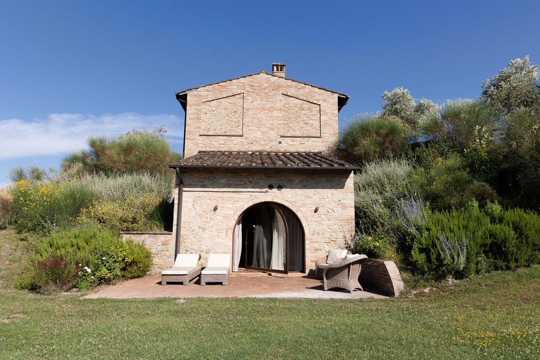 Country House in San Gimignano, Tuscany, Italy 2 - 18992234