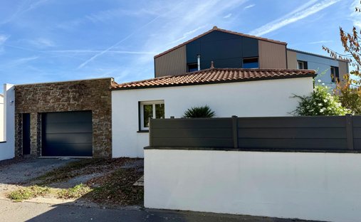 House in La Chapelle-Achard, Les Achards, France 1