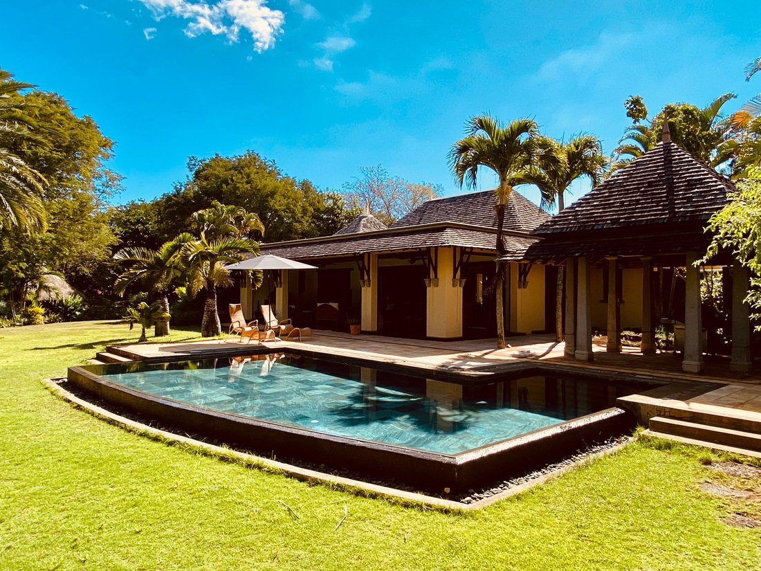 Villa in Flic en Flac, Rivière Noire District, Mauritius 1 - 18992229