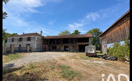 House in Monbardon, Cap d'Astarac, France 1