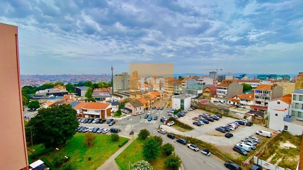 Apartment in Mafamude e Vilar do Paraiso, Porto District, Portugal 4 - 18992059