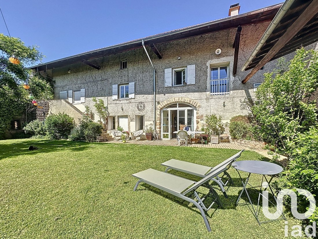 House in Saint-Genis-les-Ollieres, Auvergne-Rhône-Alpes, France 2 - 18992420