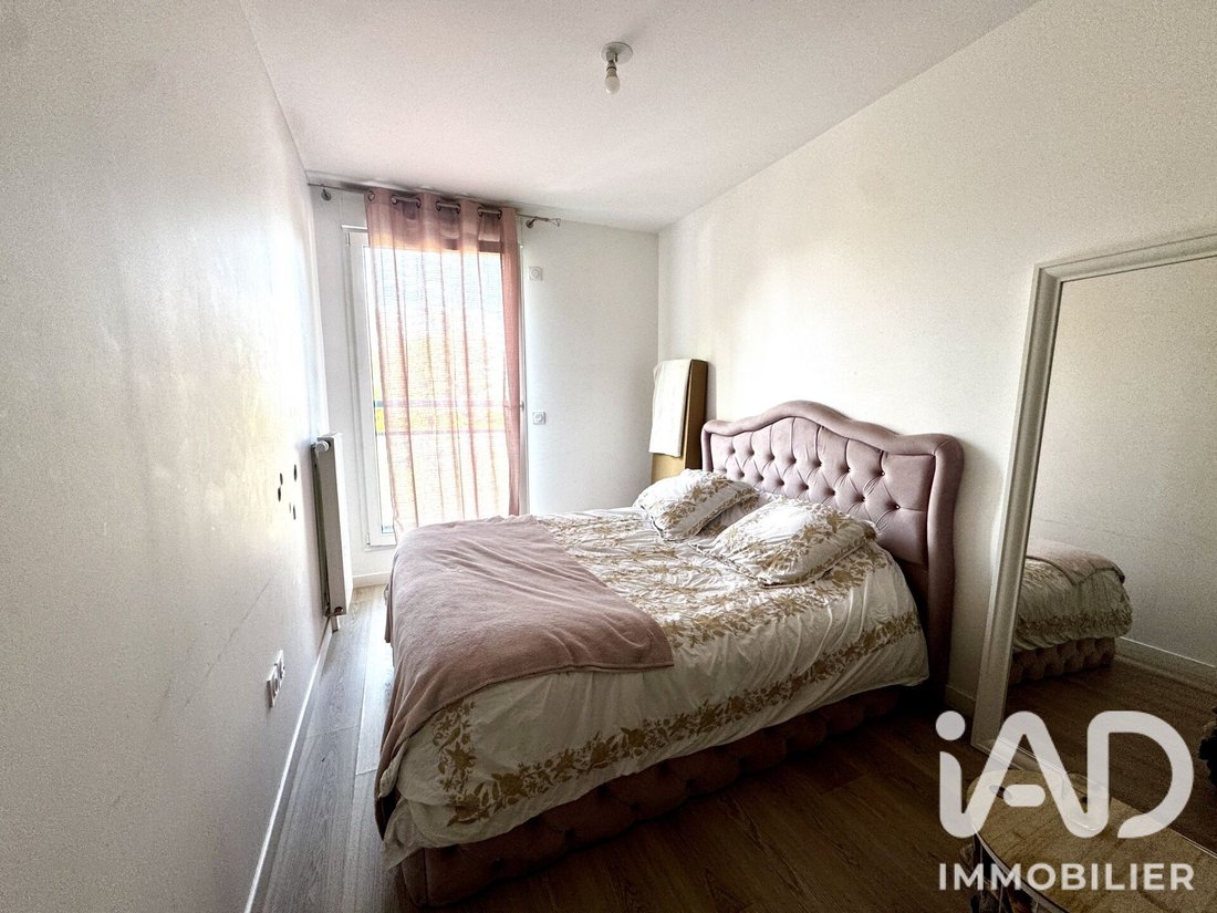 Apartment in Côte Saint Louis, Garches, France 5 - 18992393