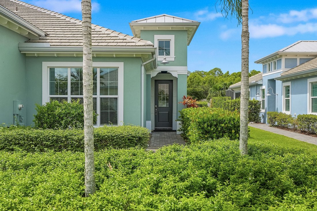 Naples, Florida, United States 4 - 18992213