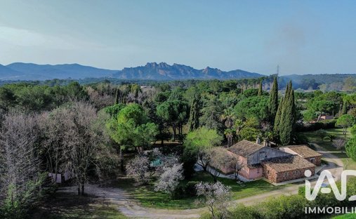 House in La Bouverie, Roquebrune-sur-Argens, France 1