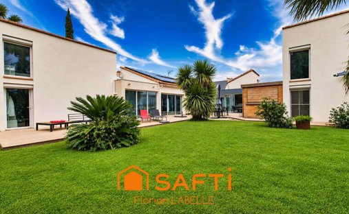 House in Ouest, Bompas, France 1