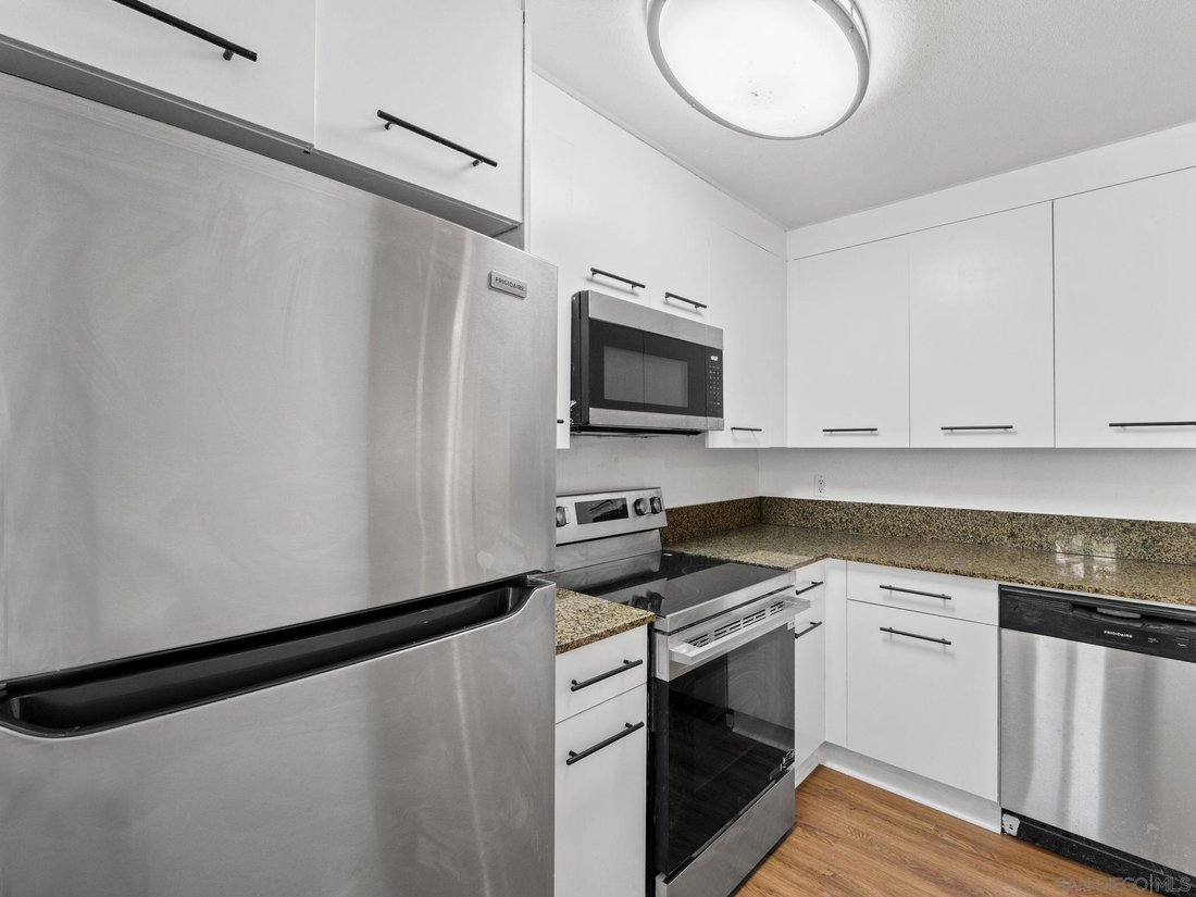 Condo in San Diego, California, United States 3 - 18992211