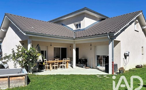 House in Sud, La Roche-sur-Foron, France 1