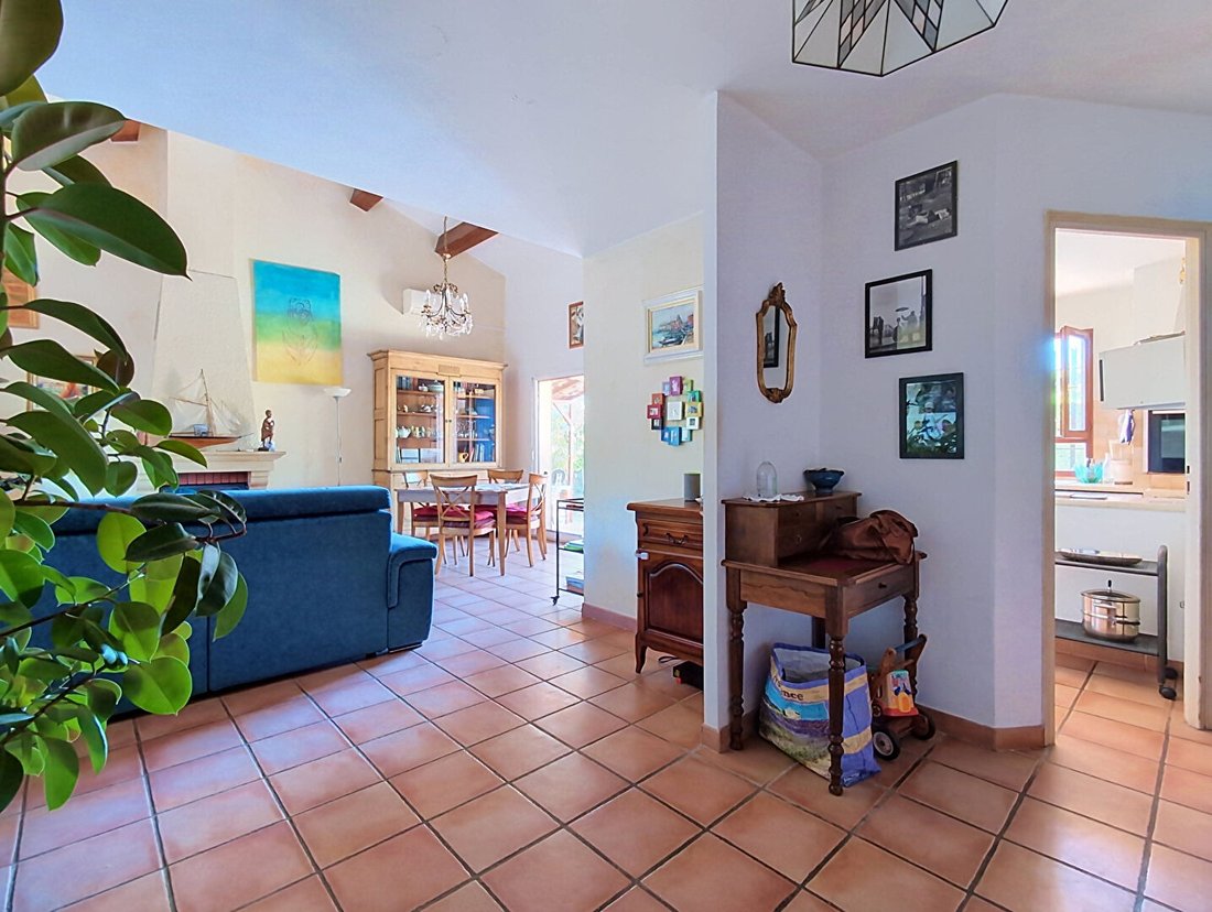 Villa in La Barasse, Marseille, Provence-Alpes-Côte d'Azur 4 - 18992145