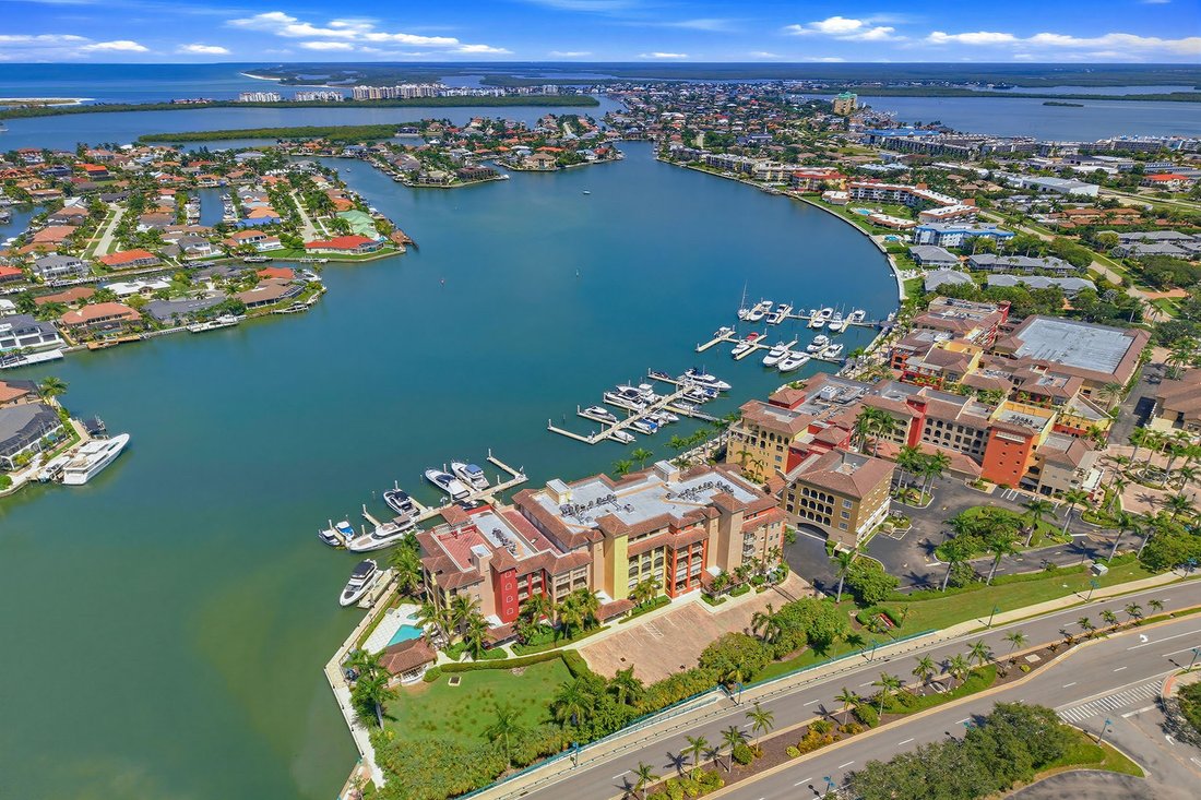 Condo in Marco Island, Florida, United States 1 - 18992220