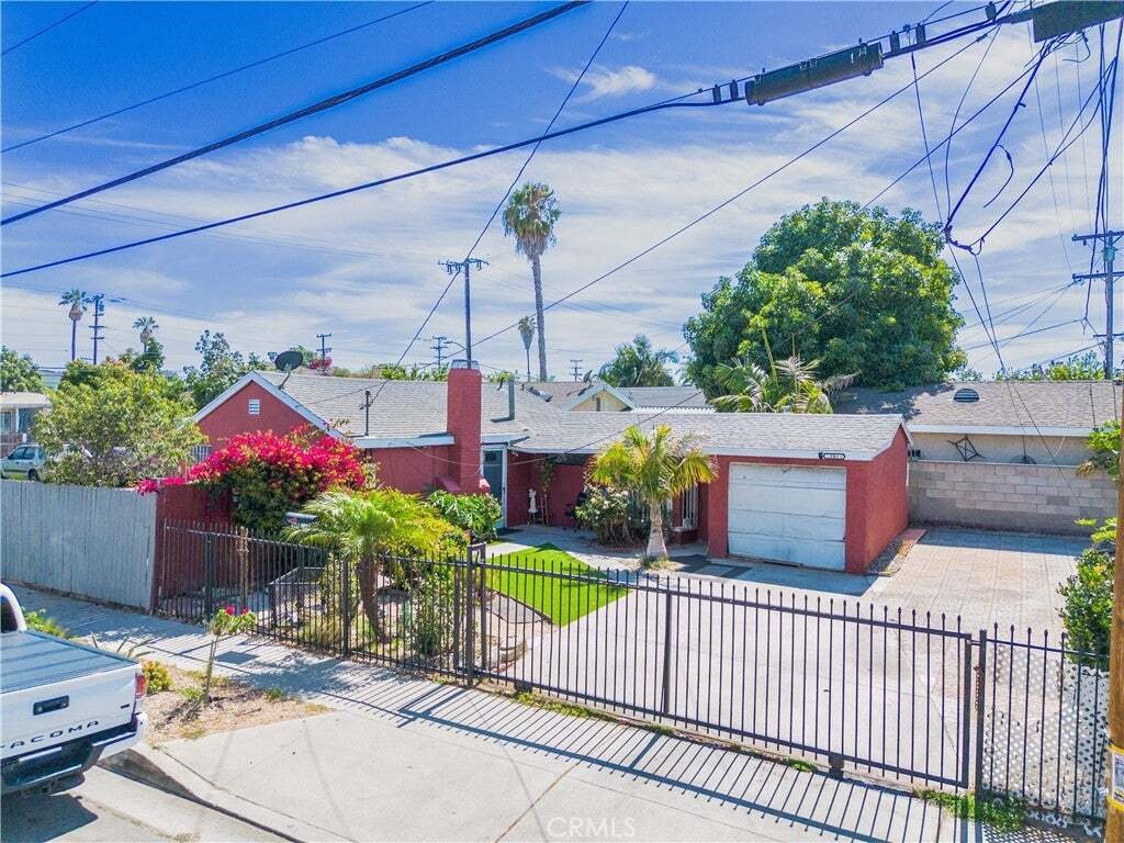House in Compton, California, United States 4 - 18992320