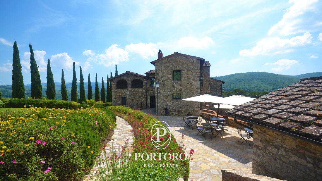 Estate in Castellina in Chianti, Tuscany, Italy 4 - 18992438