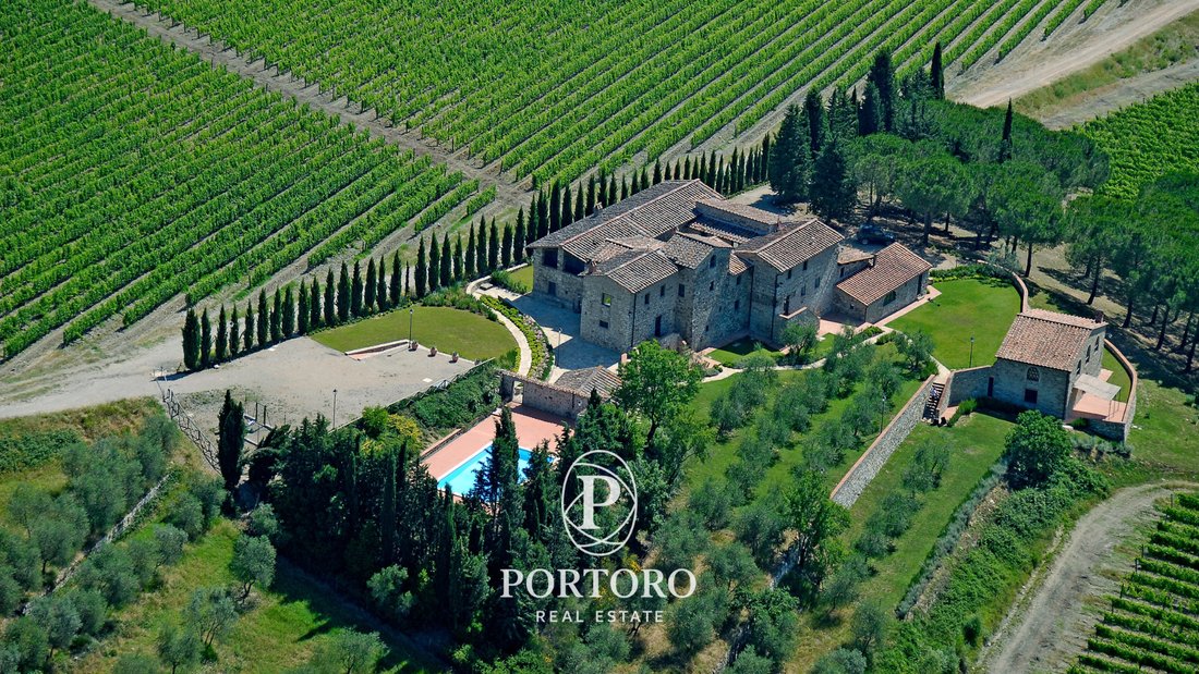 Estate in Castellina in Chianti, Tuscany, Italy 1 - 18992438