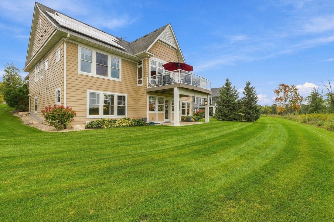 Townhouse in North Oaks, Minnesota, United States 2 - 18992336