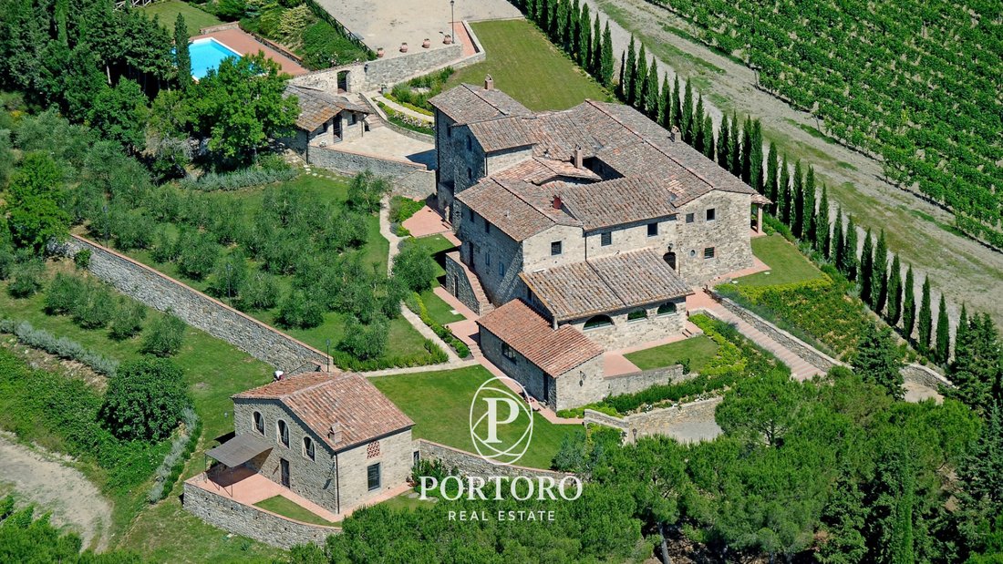 Estate in Castellina in Chianti, Tuscany, Italy 2 - 18992438