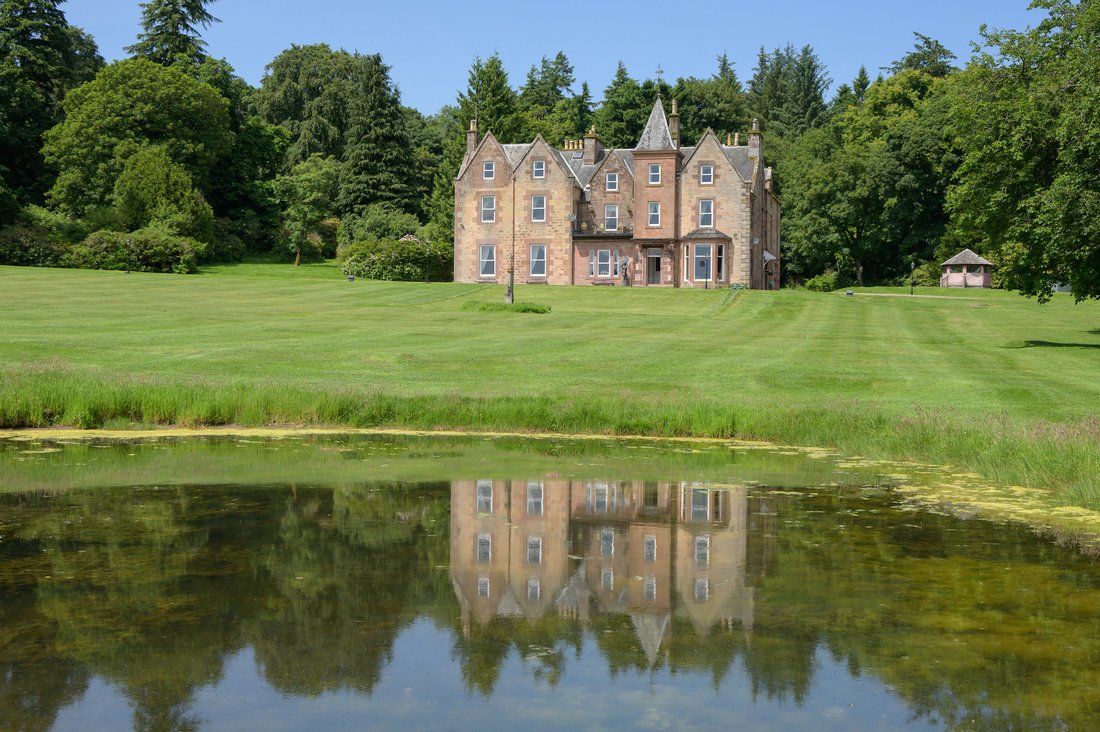 Estate in Dolphinton, Scotland 1 - 18992402
