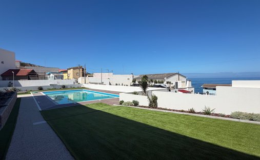 House in Ribamar, Lisbon, Portugal 1