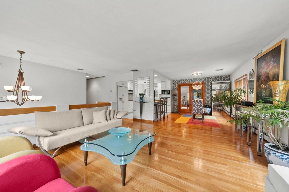 House in Peabody, Massachusetts, United States 3 - 18080925