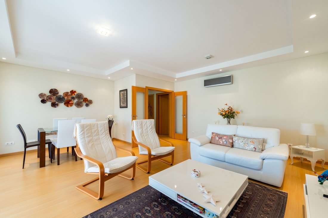 Apartment in Estoril, Cascais e Estoril, Lisbon 4 - 18992489